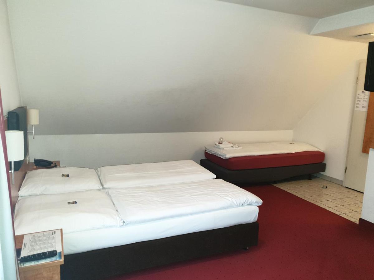 Triple Room,925604173:JPEG